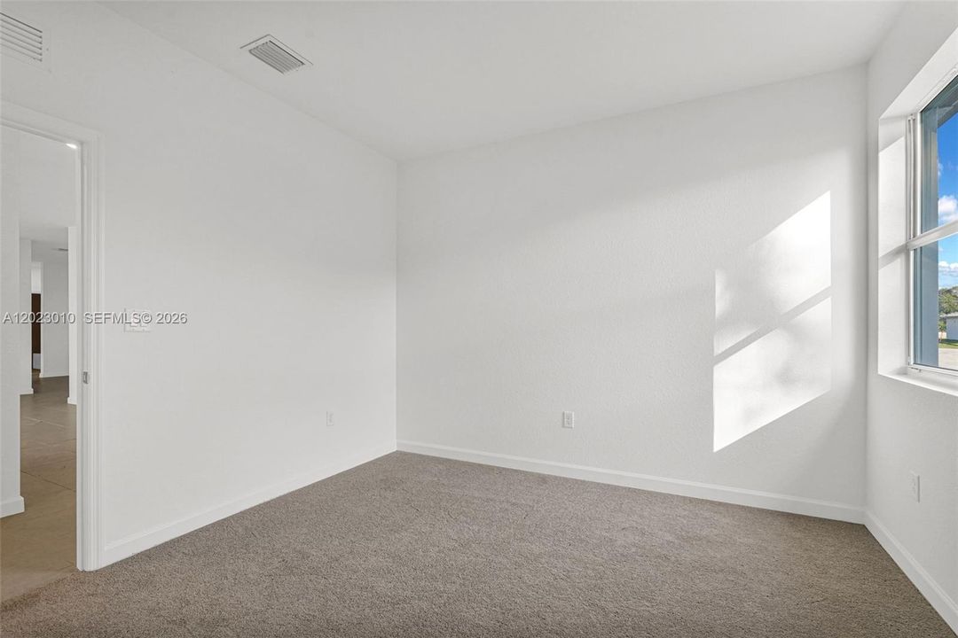 For Rent: $3,900 (4 beds, 3 baths, 2412 Square Feet)