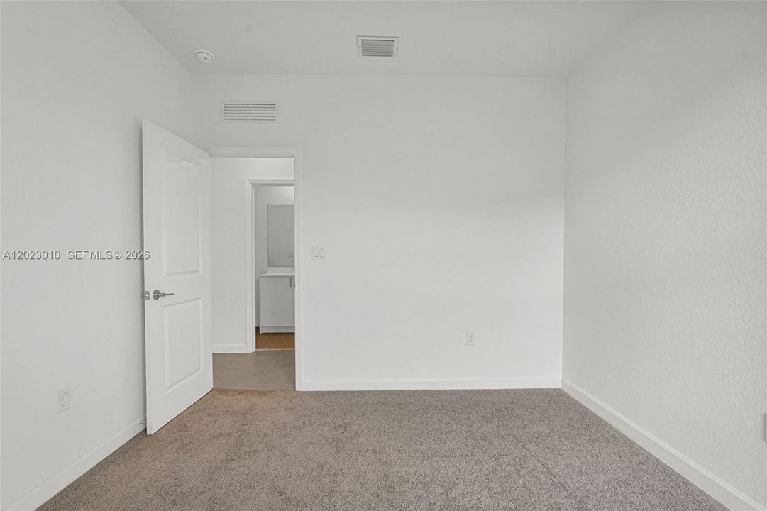 For Rent: $3,900 (4 beds, 3 baths, 2412 Square Feet)