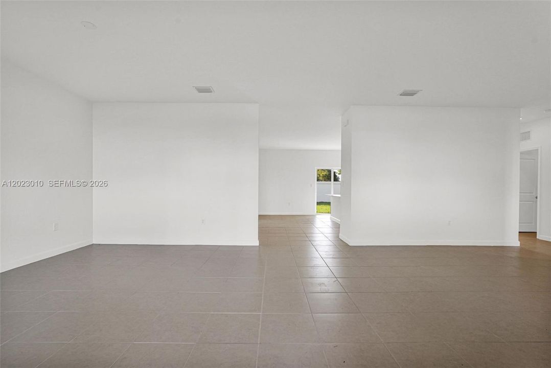 For Rent: $3,900 (4 beds, 3 baths, 2412 Square Feet)