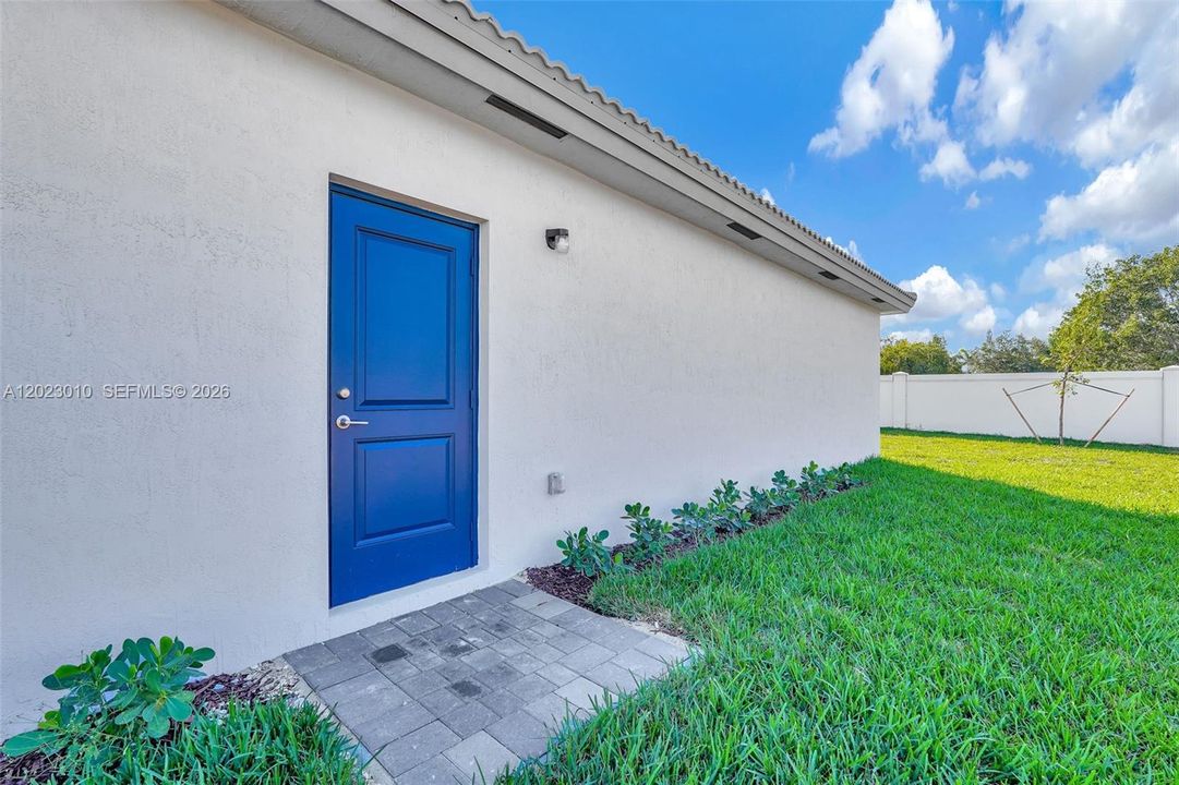 For Rent: $3,900 (4 beds, 3 baths, 2412 Square Feet)