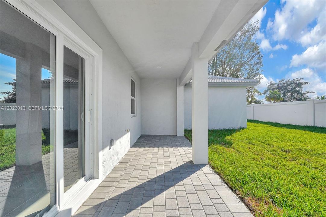For Rent: $3,900 (4 beds, 3 baths, 2412 Square Feet)