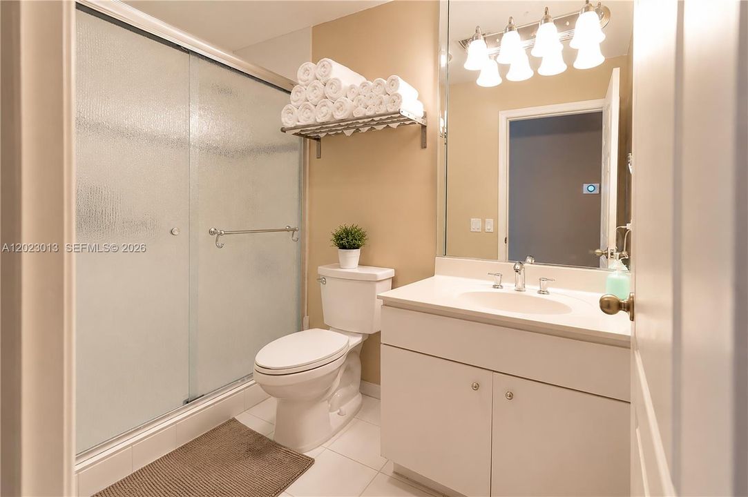 Activo con contrato: $750,000 (4 camas, 2 baños, 2166 Pies cuadrados)