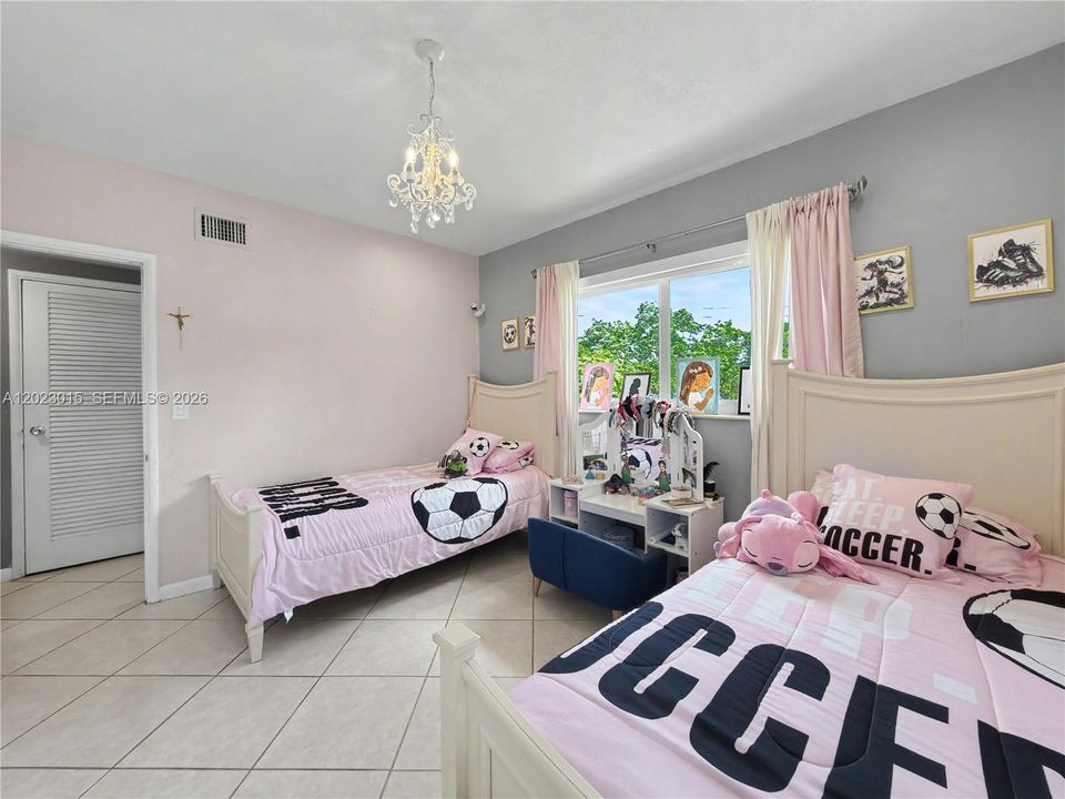На продажу: $1,999,999 (3 спален, 2 ванн, 1191 Квадратных фут)
