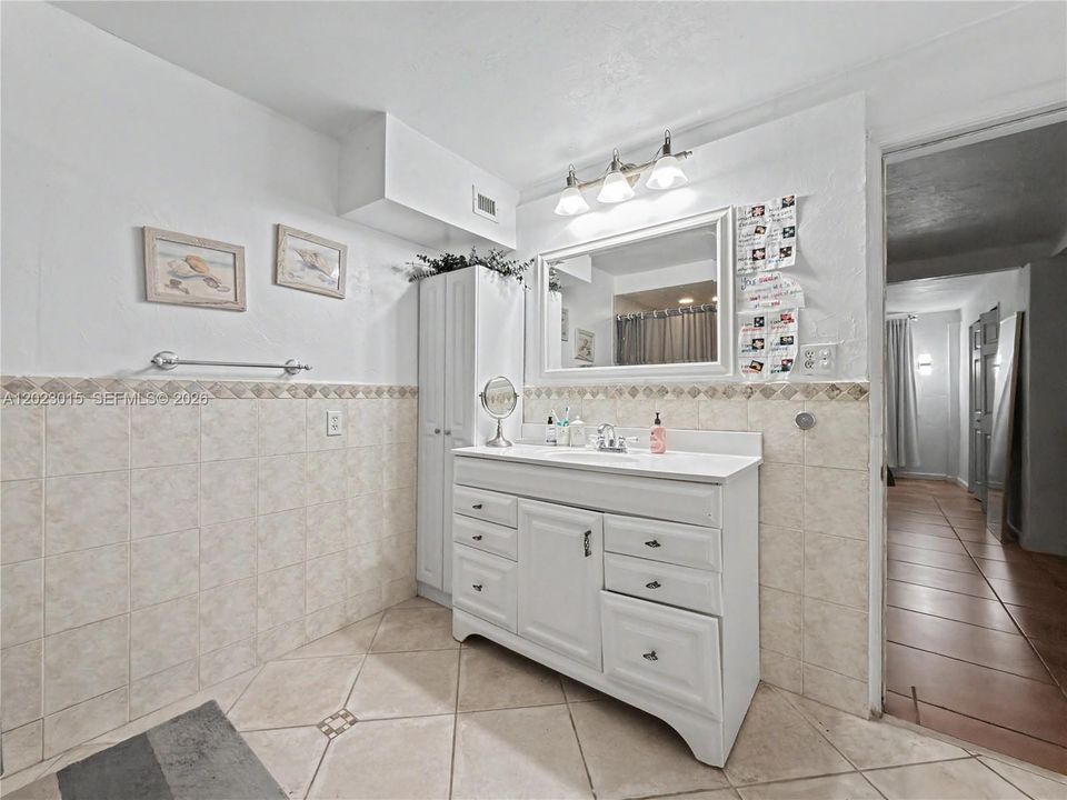На продажу: $1,999,999 (3 спален, 2 ванн, 1191 Квадратных фут)
