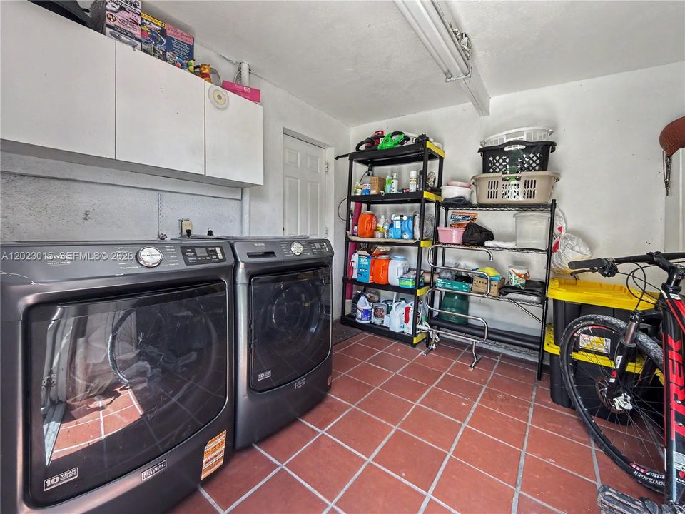На продажу: $1,999,999 (3 спален, 2 ванн, 1191 Квадратных фут)