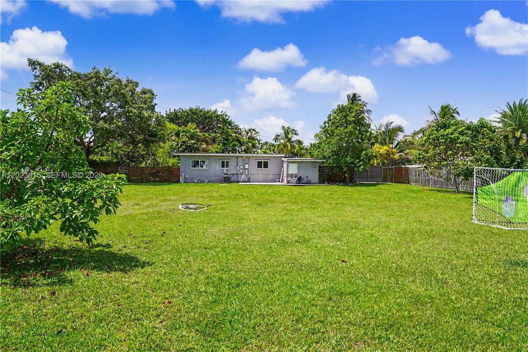 На продажу: $1,999,999 (3 спален, 2 ванн, 1191 Квадратных фут)