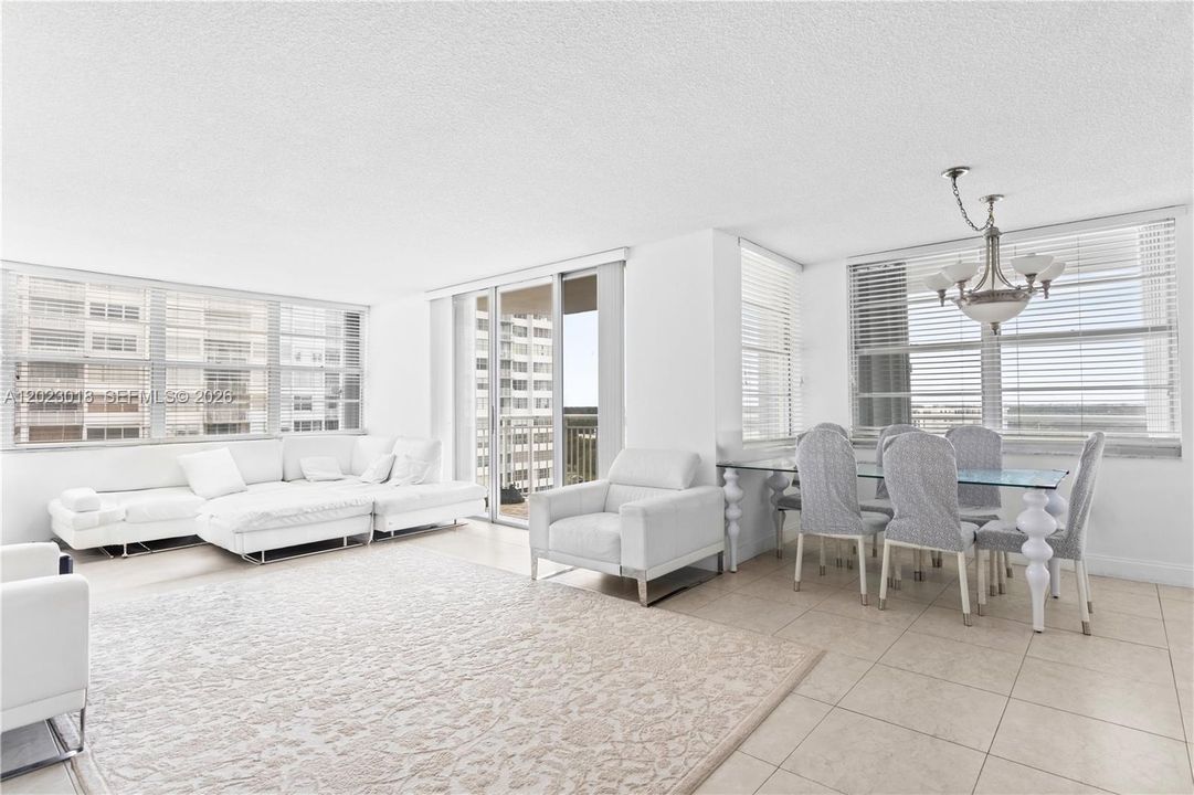 For Sale: $329,000 (2 beds, 2 baths, 1605 Square Feet)