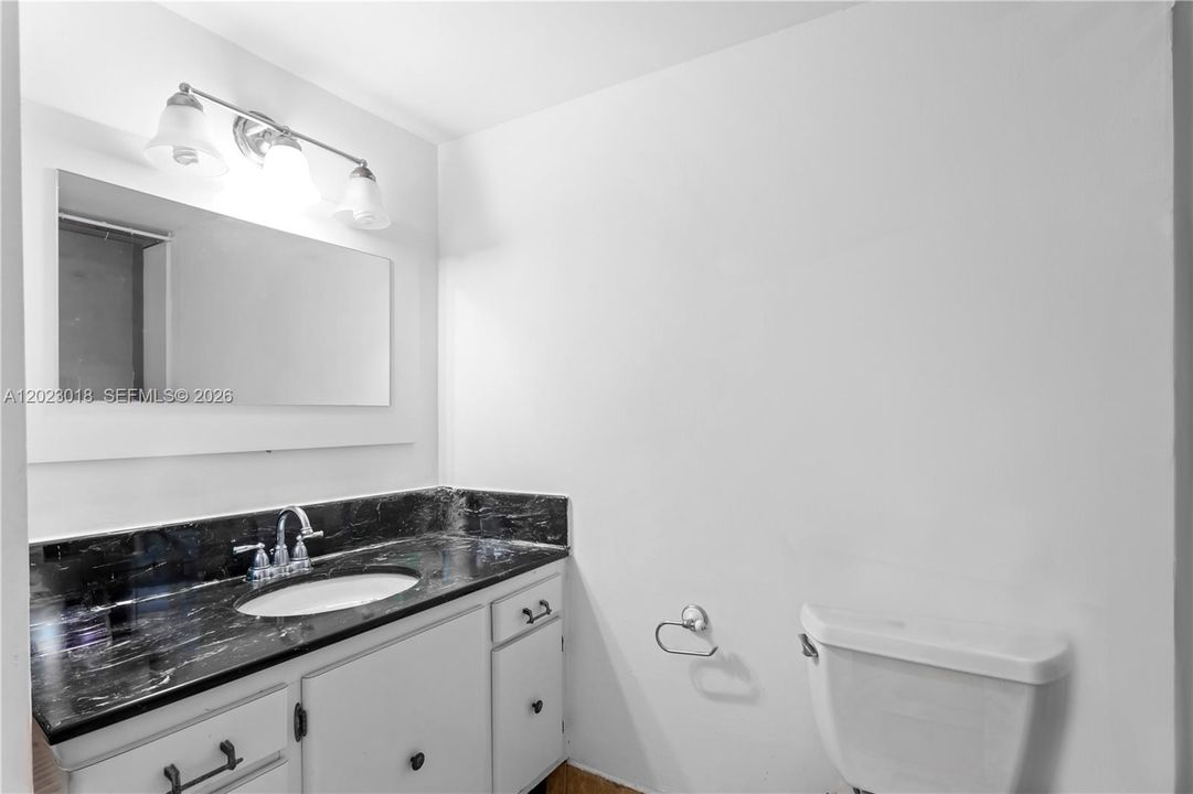 For Sale: $329,000 (2 beds, 2 baths, 1605 Square Feet)