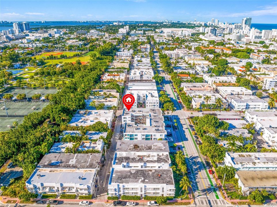 For Sale: $289,900 (1 beds, 1 baths, 650 Square Feet)