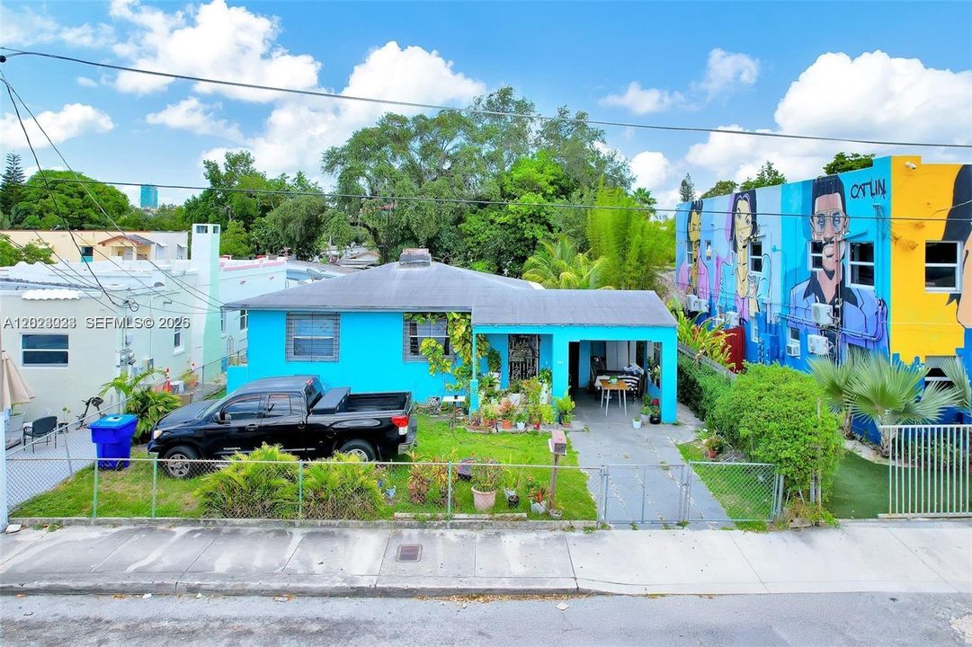 For Sale: $1,250,000 (2 beds, 1 baths, 1343 Square Feet)