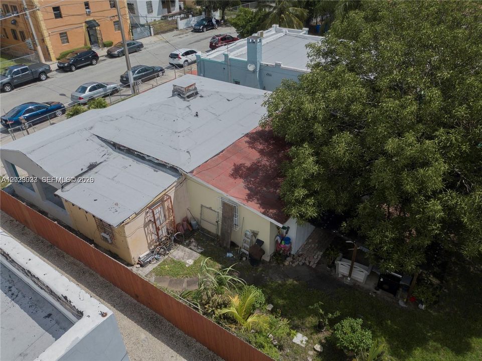 For Sale: $1,250,000 (2 beds, 1 baths, 1343 Square Feet)