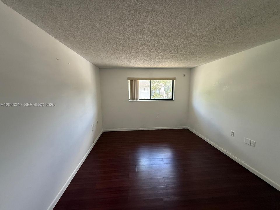 For Rent: $1,785 (1 beds, 1 baths, 648 Square Feet)