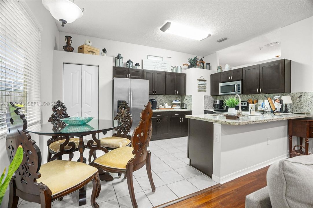 For Sale: $519,900 (3 beds, 2 baths, 1693 Square Feet)