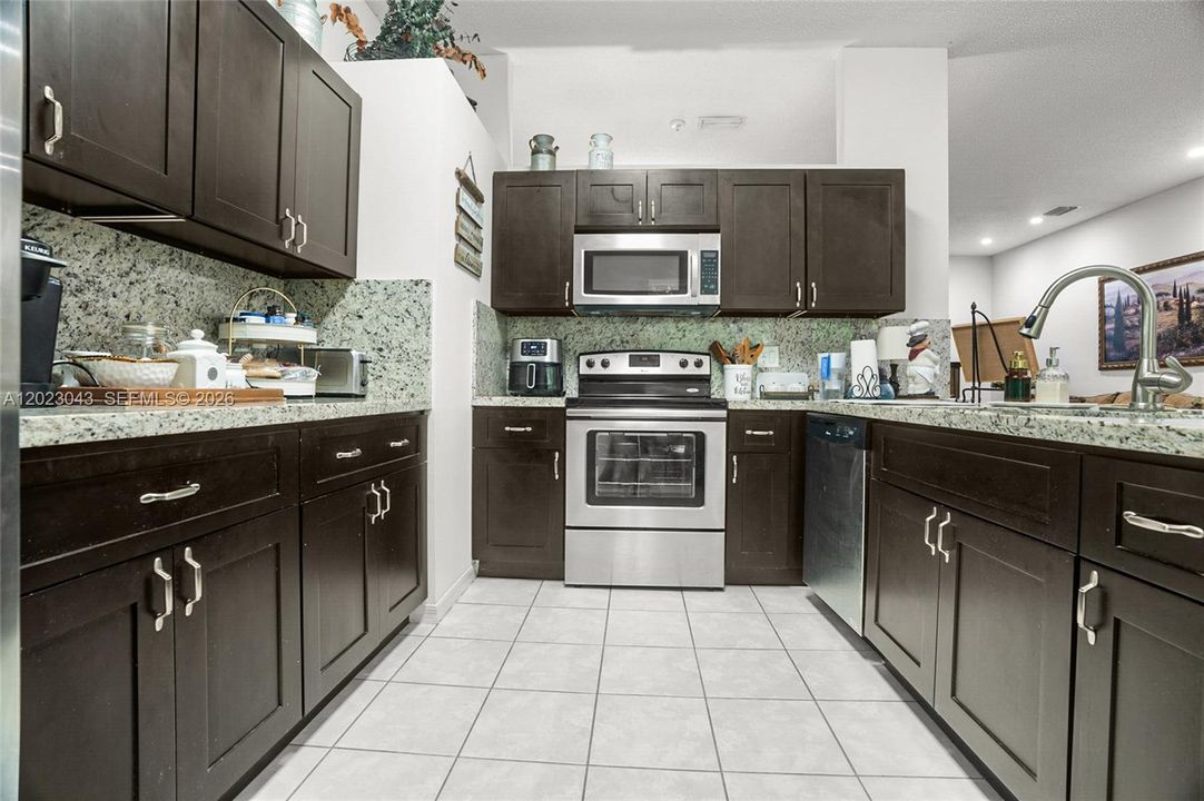 For Sale: $519,900 (3 beds, 2 baths, 1693 Square Feet)