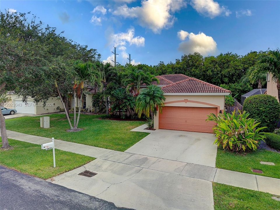 For Sale: $519,900 (3 beds, 2 baths, 1693 Square Feet)