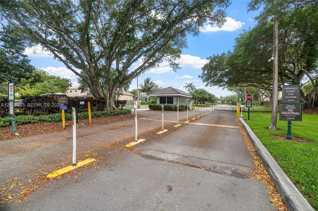 For Sale: $519,900 (3 beds, 2 baths, 1693 Square Feet)