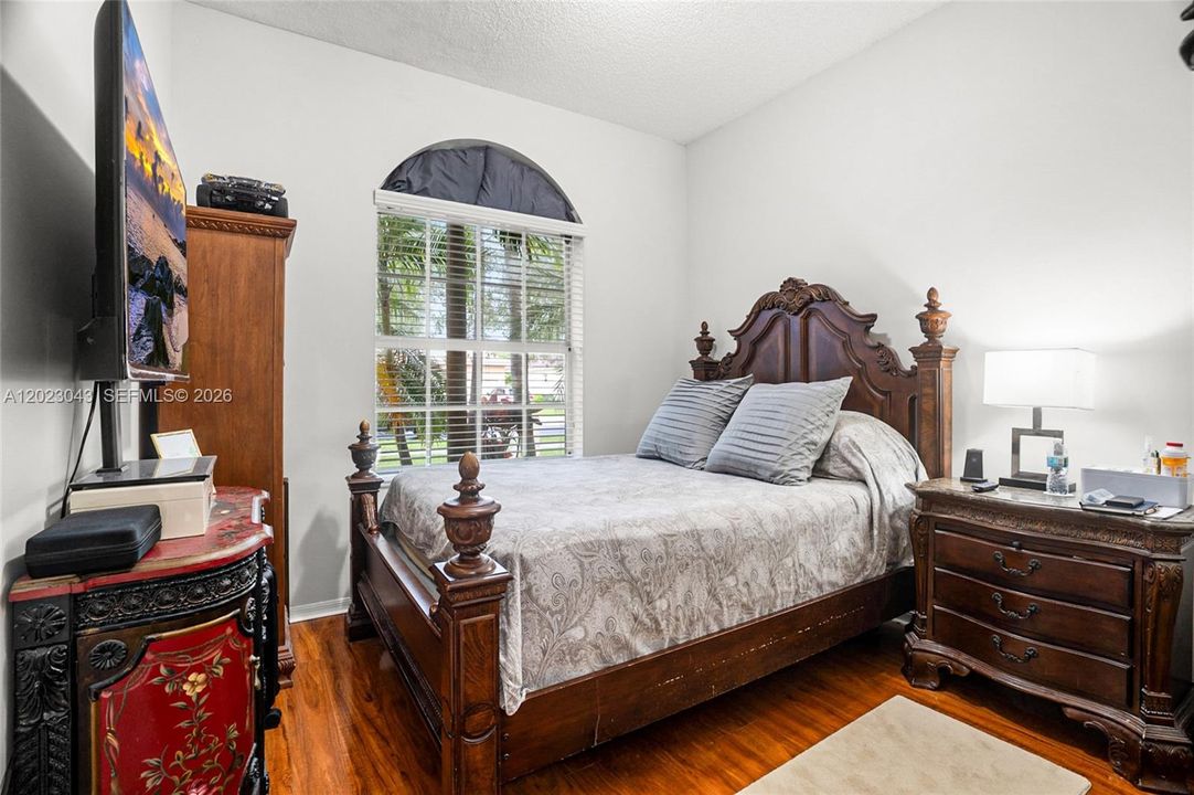 For Sale: $519,900 (3 beds, 2 baths, 1693 Square Feet)