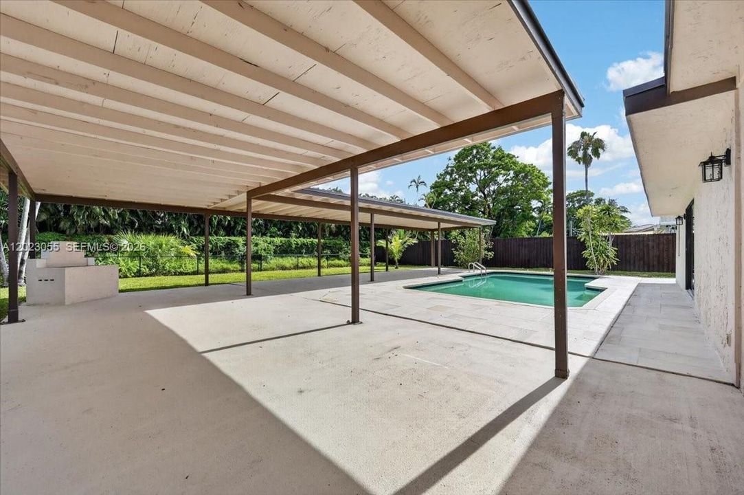 For Sale: $700,000 (4 beds, 2 baths, 2163 Square Feet)