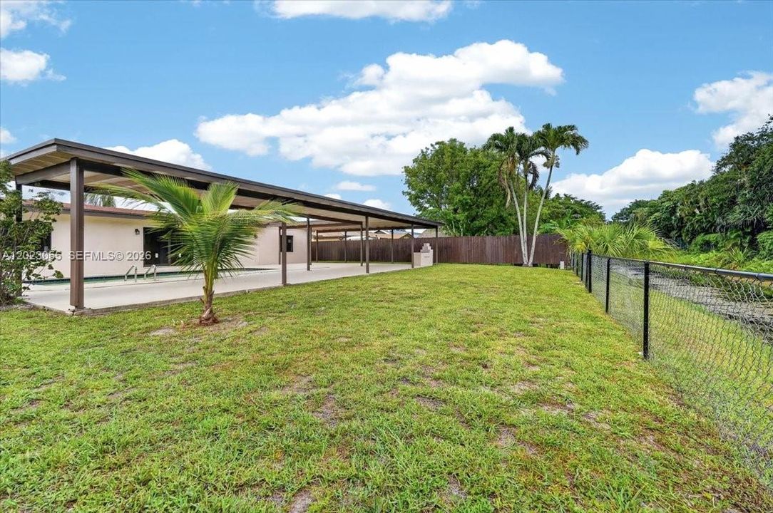 For Sale: $700,000 (4 beds, 2 baths, 2163 Square Feet)