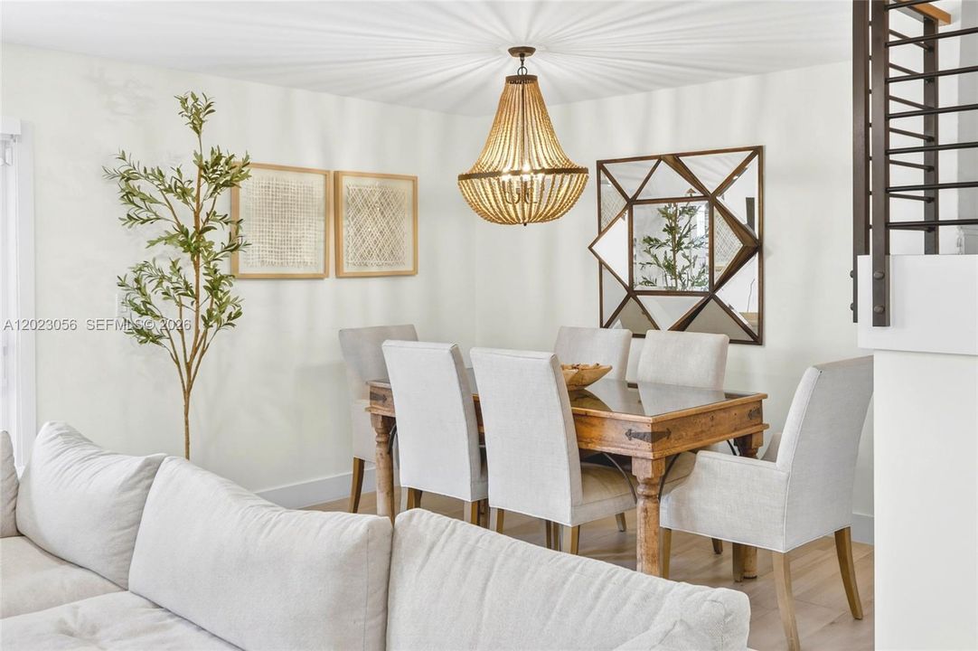 En Venta: $565,000 (3 camas, 2 baños, 1644 Pies cuadrados)