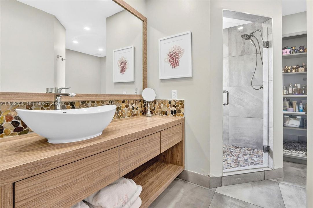 En Venta: $565,000 (3 camas, 2 baños, 1644 Pies cuadrados)