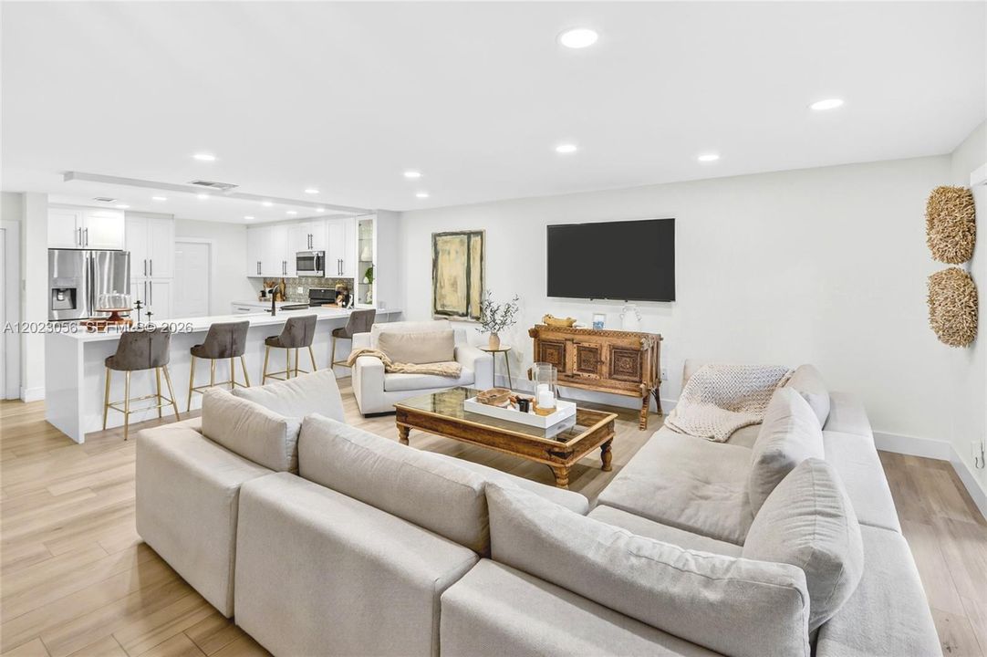 En Venta: $565,000 (3 camas, 2 baños, 1644 Pies cuadrados)