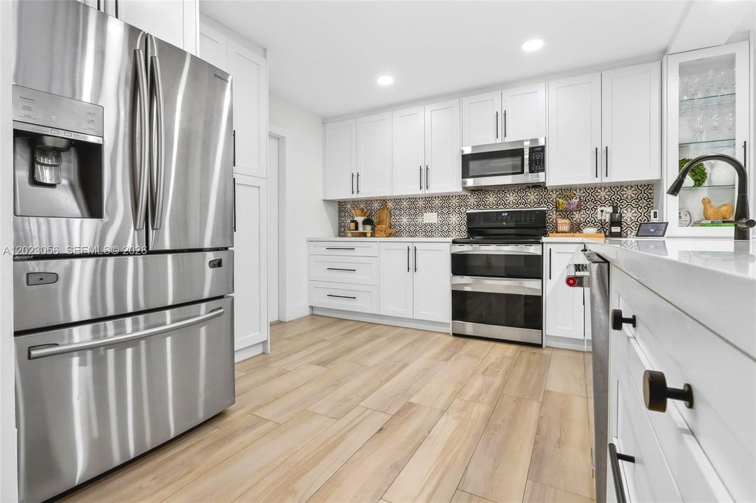 En Venta: $565,000 (3 camas, 2 baños, 1644 Pies cuadrados)