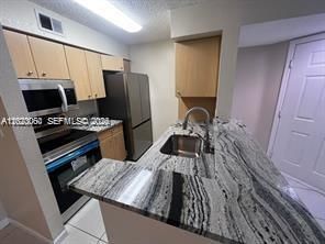 В аренду: $2,000 (1 спален, 1 ванн, 805 Квадратных фут)