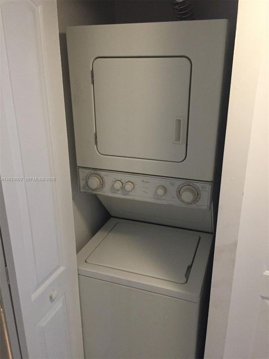 В аренду: $2,500 (2 спален, 2 ванн, 899 Квадратных фут)