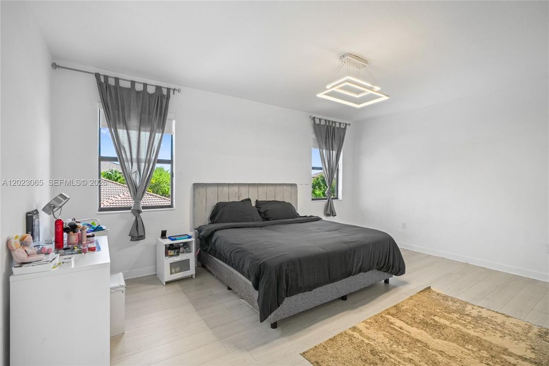 На продажу: $639,900 (4 спален, 3 ванн, 3090 Квадратных фут)