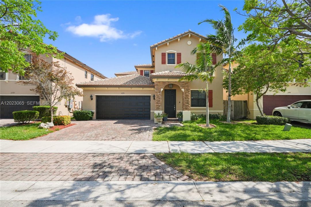 На продажу: $639,900 (4 спален, 3 ванн, 3090 Квадратных фут)