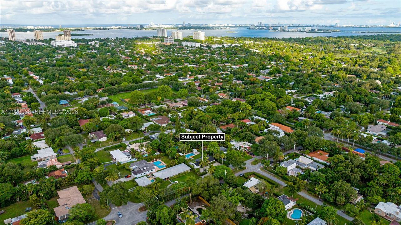 En Venta: $1,275,000 (3 camas, 3 baños, 1438 Pies cuadrados)