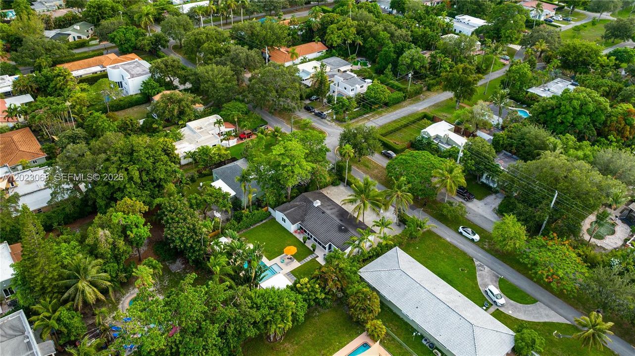 En Venta: $1,275,000 (3 camas, 3 baños, 1438 Pies cuadrados)