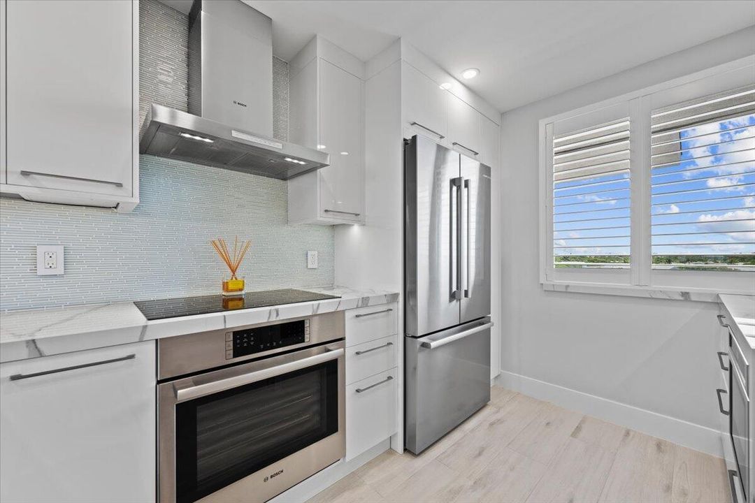 Gorgeous Glass Backsplash