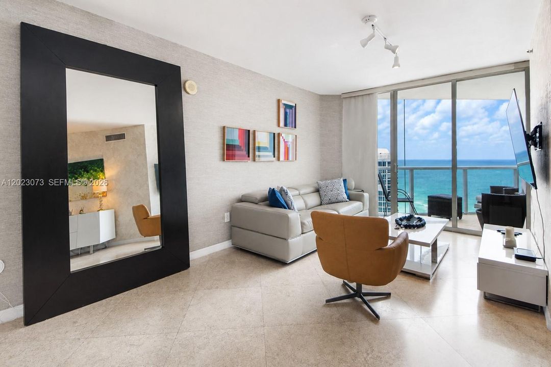 For Sale: $1,200,000 (2 beds, 2 baths, 1637 Square Feet)