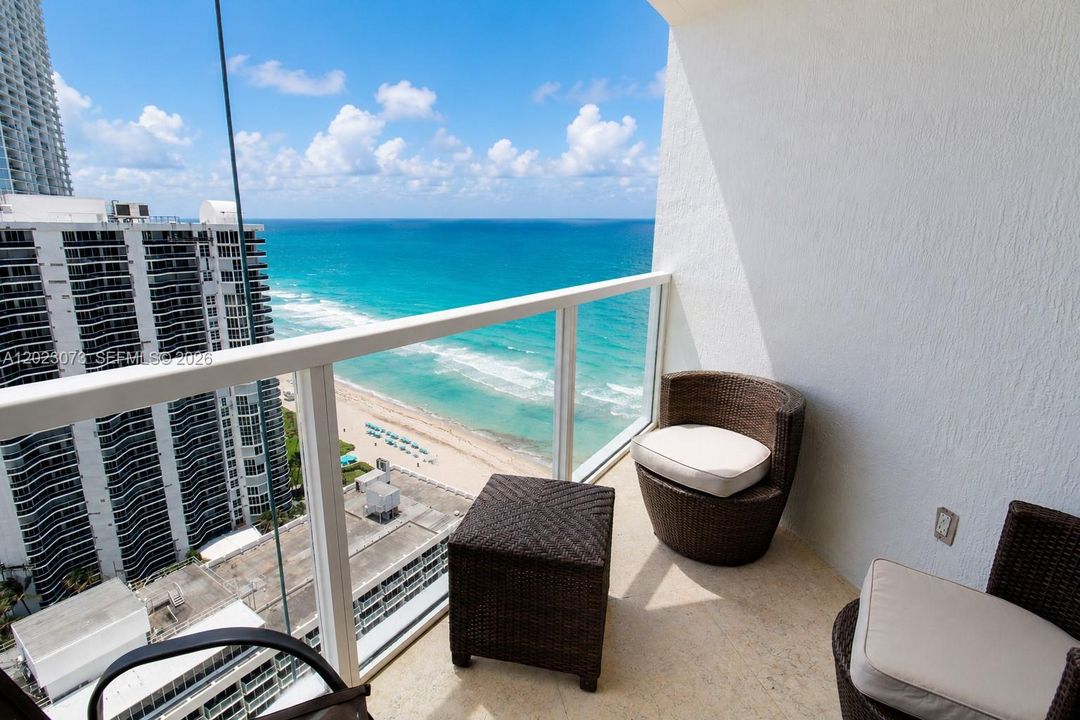 For Sale: $1,200,000 (2 beds, 2 baths, 1637 Square Feet)