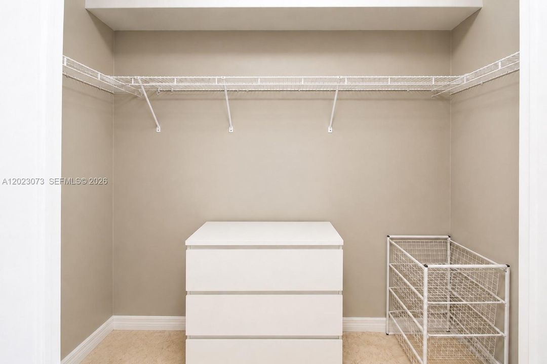 For Sale: $1,200,000 (2 beds, 2 baths, 1637 Square Feet)