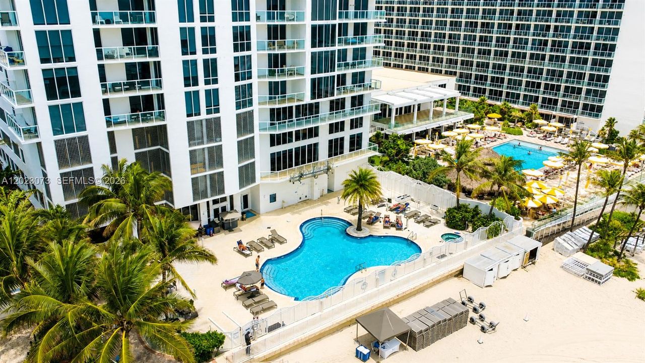 For Sale: $1,200,000 (2 beds, 2 baths, 1637 Square Feet)