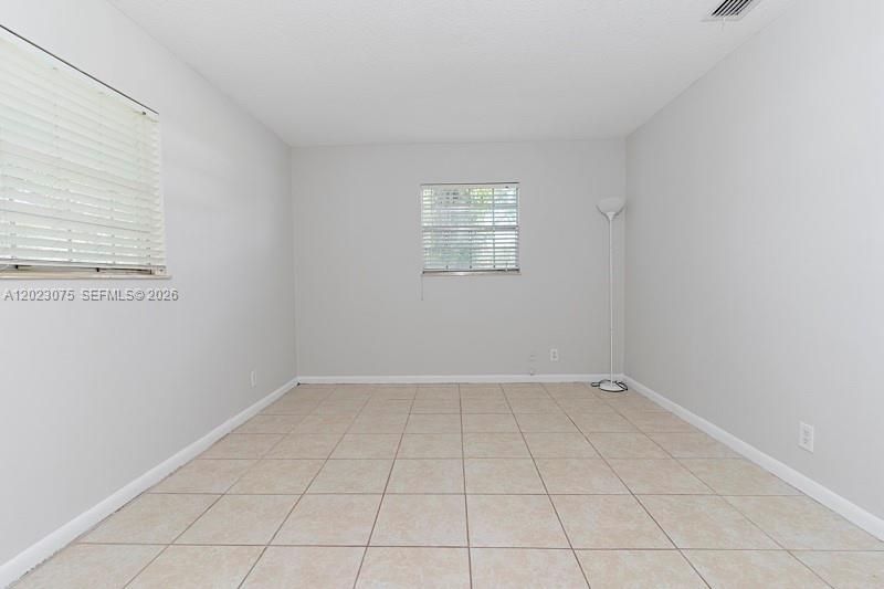 For Rent: $4,600 (4 beds, 2 baths, 2339 Square Feet)
