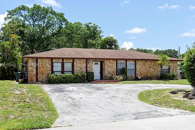For Rent: $4,600 (4 beds, 2 baths, 2339 Square Feet)