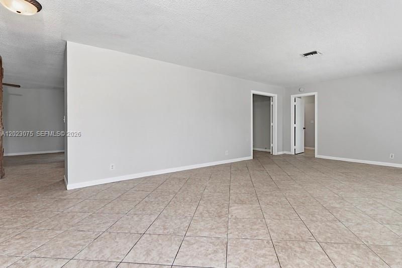 For Rent: $4,600 (4 beds, 2 baths, 2339 Square Feet)