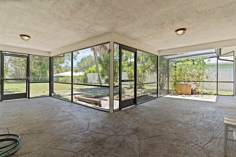For Rent: $4,600 (4 beds, 2 baths, 2339 Square Feet)