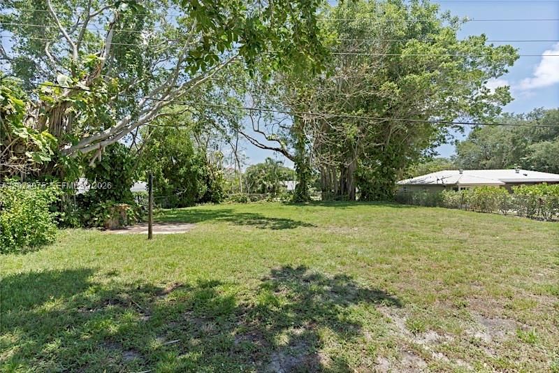 For Rent: $4,600 (4 beds, 2 baths, 2339 Square Feet)