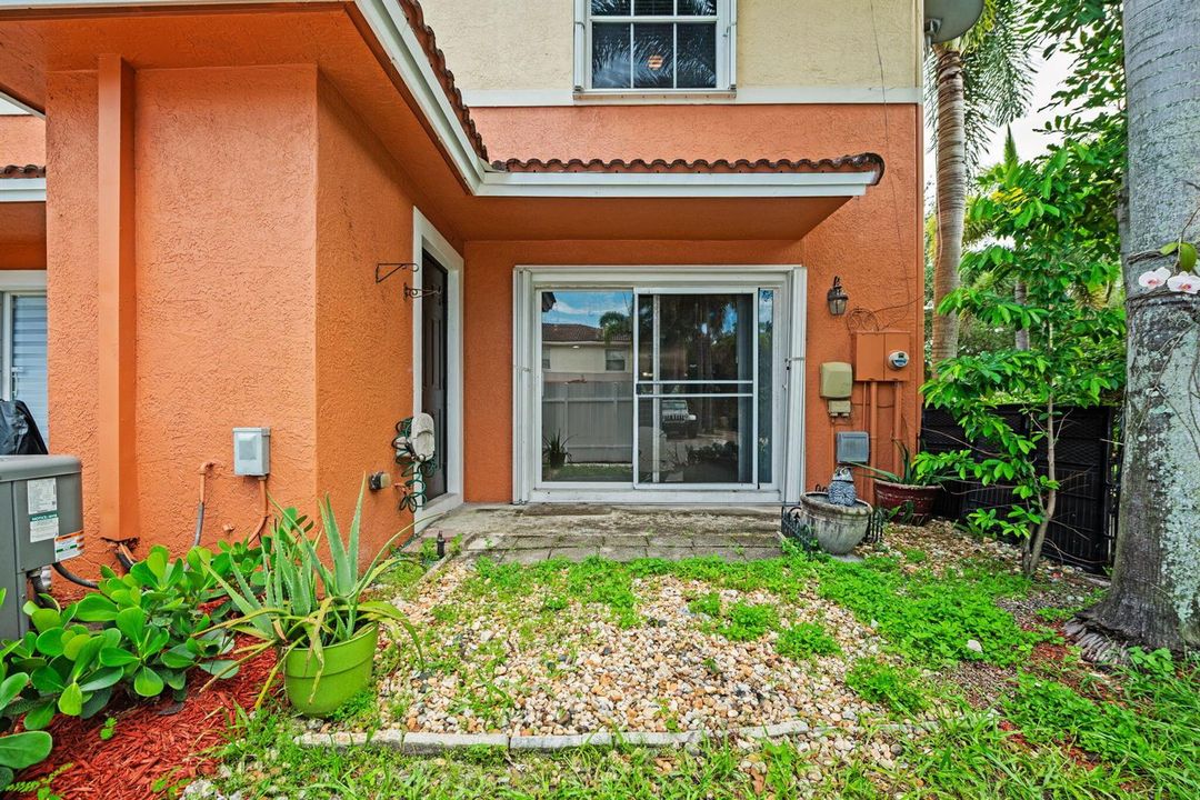 23-web-or-mls-9999-sw-26th-ct