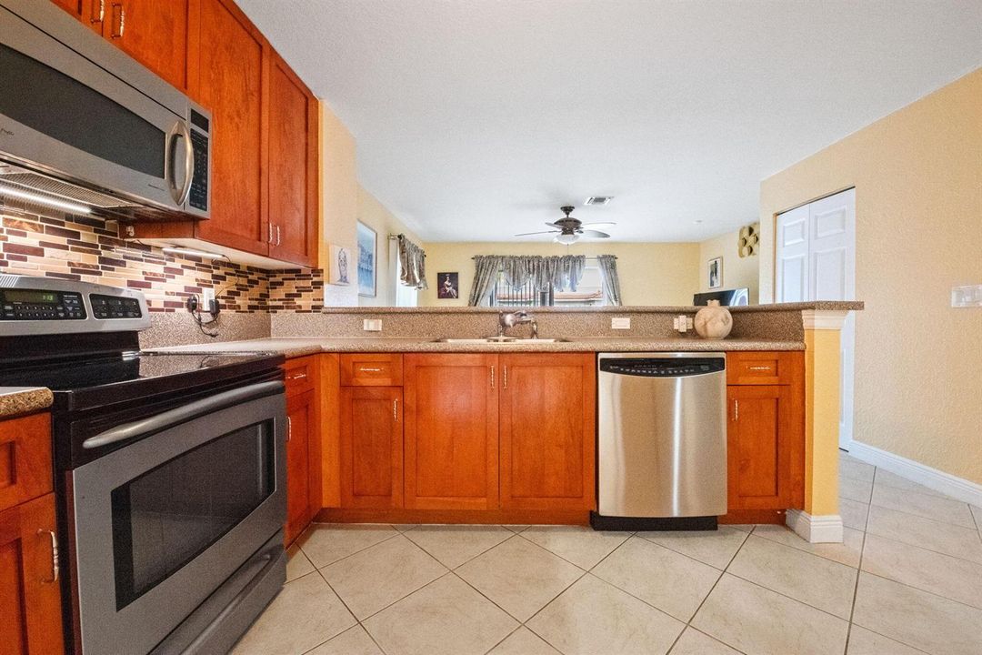 9-web-or-mls-9999-sw-26th-ct