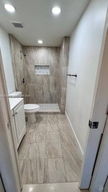 На продажу: $248,000 (2 спален, 2 ванн, 981 Квадратных фут)