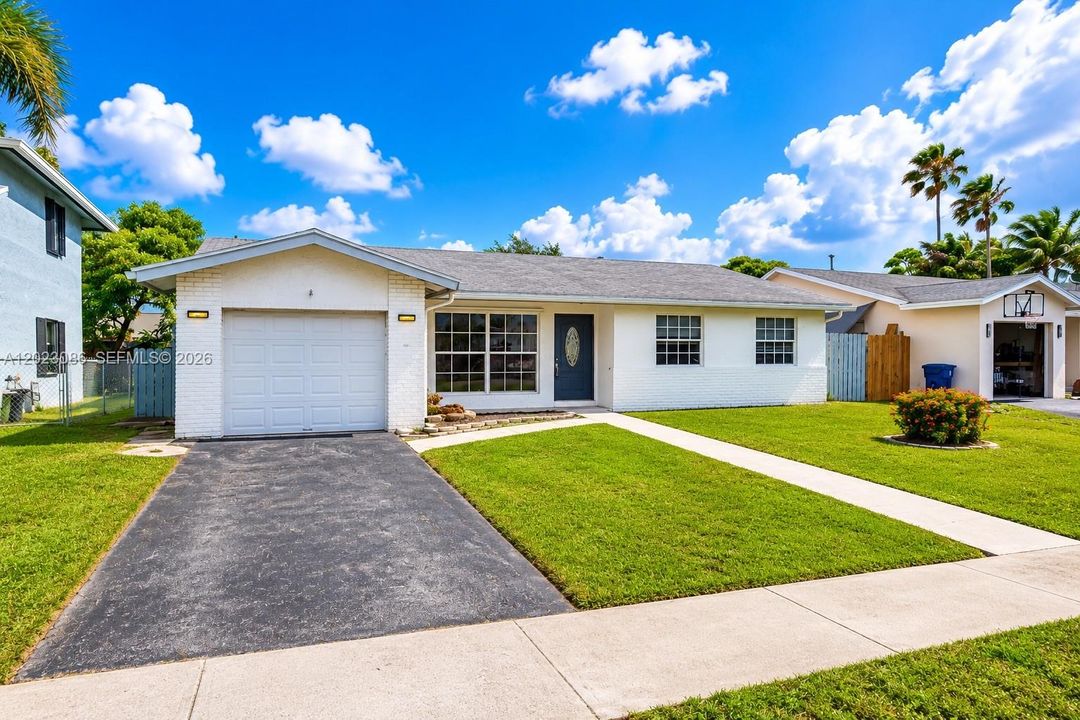 For Sale: $464,500 (3 beds, 2 baths, 1833 Square Feet)