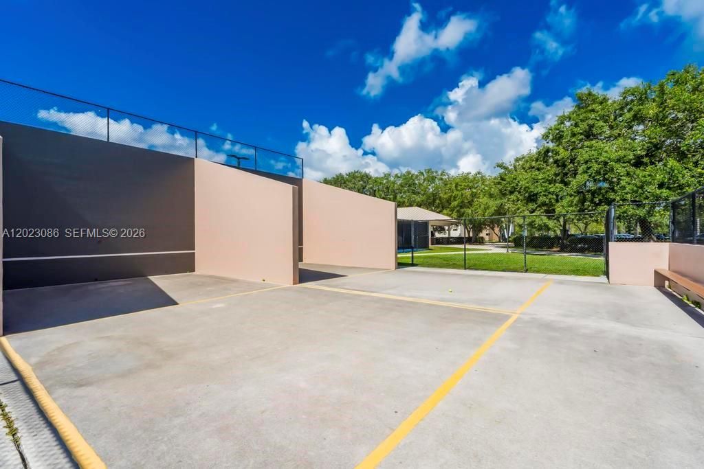 For Sale: $464,500 (3 beds, 2 baths, 1833 Square Feet)