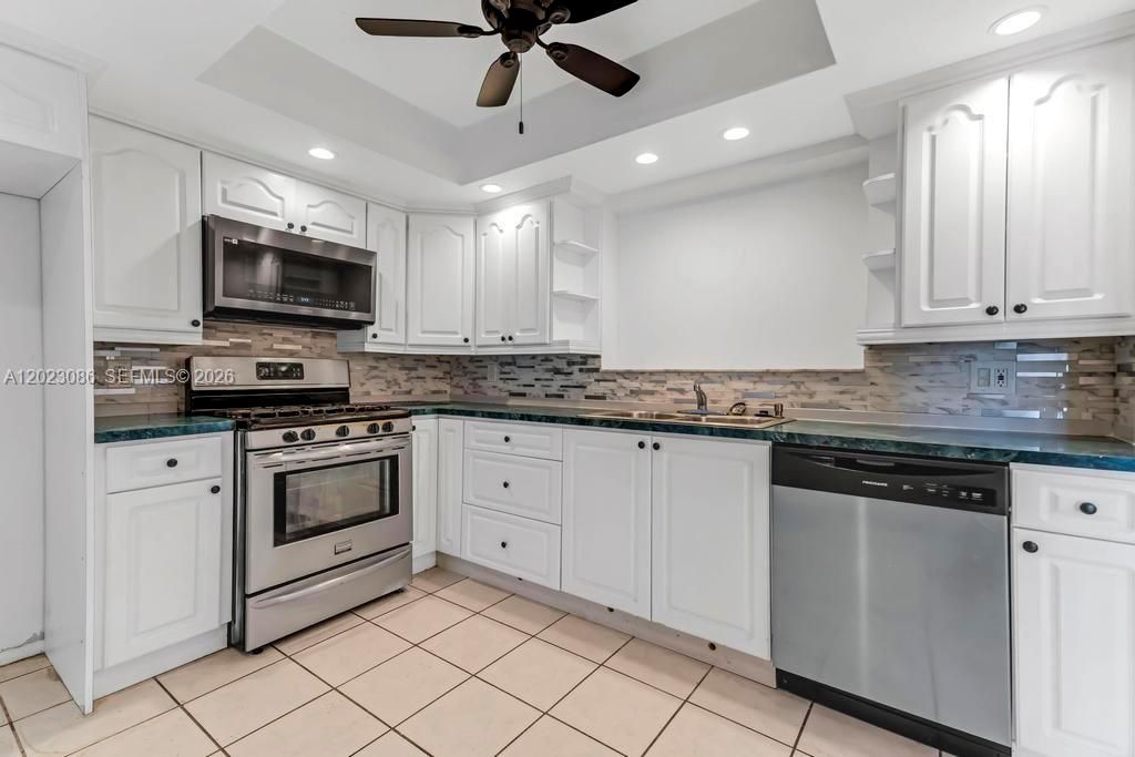 For Sale: $464,500 (3 beds, 2 baths, 1833 Square Feet)