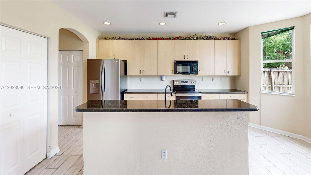 For Sale: $575,000 (4 beds, 3 baths, 2786 Square Feet)